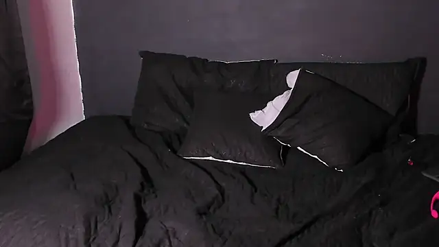 Dylanwhite23  online show from 10-14-25, 11:05