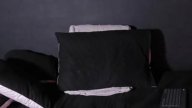 Dylanwhite23  online show from 10-15-25, 08:31