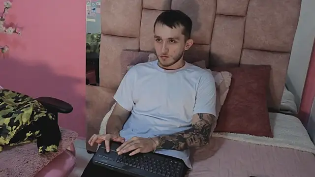 Dylanwhite23  online show from 05-03-26, 03:34