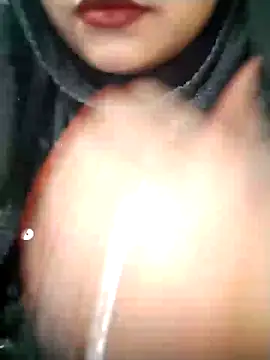 Snapshot of Indian-Nazia chatting on 02-18-25, 10:49 Indian-Nazia online show from 02-18-25, 10:49