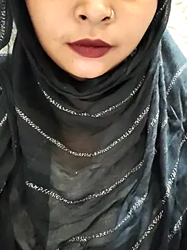 Snapshot of Indian-Nazia chatting on 10-07-25, 11:13 Indian-Nazia online show from 10-07-25, 11:13