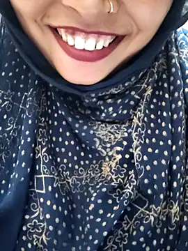 Snapshot of Indian-Nazia chatting on 10-11-25, 08:29 Indian-Nazia online show from 10-11-25, 08:29