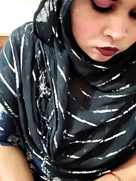 Snapshot of Indian-Nazia chatting on 11-12-25, 05:24 Indian-Nazia online show from 11-12-25, 05:24