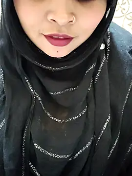 Snapshot of Indian-Nazia chatting on 11-17-25, 06:35 Indian-Nazia online show from 11-17-25, 06:35