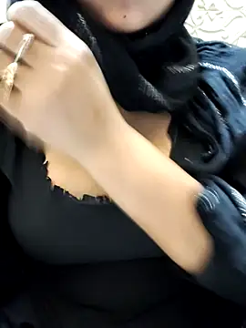 Snapshot of Indian-Nazia chatting on 11-24-25, 06:18 Indian-Nazia online show from 11-24-25, 06:18