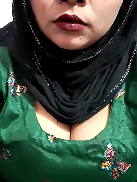 Snapshot of Indian-Nazia chatting on 12-21-25, 09:27 Indian-Nazia online show from 12-21-25, 09:27