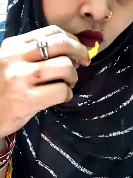 Snapshot of Indian-Nazia chatting on 02-02-26, 05:00 Indian-Nazia online show from 02-02-26, 05:00