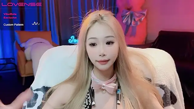 Snapshot of JoooJo_ chatting on 03-17-25, 04:43 JoooJo online show from 03-17-25, 04:43