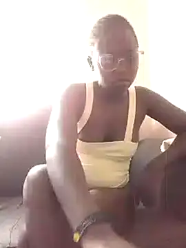 Snapshot of Sweetcecie01 chatting on 02-20-25, 11:53 Sweetcecie01 online show from 02-20-25, 11:53