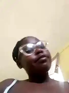 Snapshot of Sweetcecie01 chatting on 03-14-25, 10:05 Sweetcecie01 online show from 03-14-25, 10:05