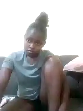 Snapshot of Sweetcecie01 chatting on 03-16-25, 09:37 Sweetcecie01 online show from 03-16-25, 09:37