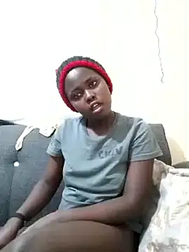 Snapshot of Sweetcecie01 chatting on 09-12-25, 09:04 Sweetcecie01 online show from 09-12-25, 09:04