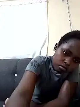 Snapshot of Sweetcecie01 chatting on 09-20-25, 09:27 Sweetcecie01 online show from 09-20-25, 09:27