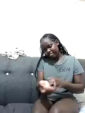 Snapshot of Sweetcecie01 chatting on 09-29-25, 08:24 Sweetcecie01 online show from 09-29-25, 08:24