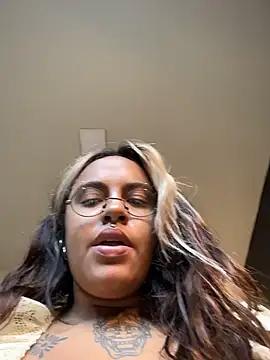 Snapshot of lolafairytail chatting on 01-08-26, 11:23 lolafairytail online show from 01-08-26, 11:23