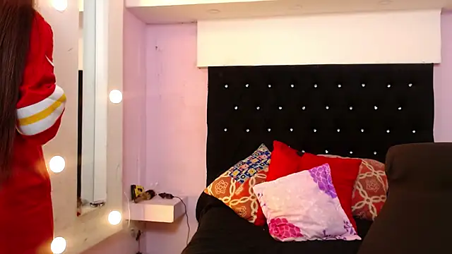 Snapshot of kittybonxx chatting on 02-06-25, 03:52 kittybonxx online show from 02-06-25, 03:52