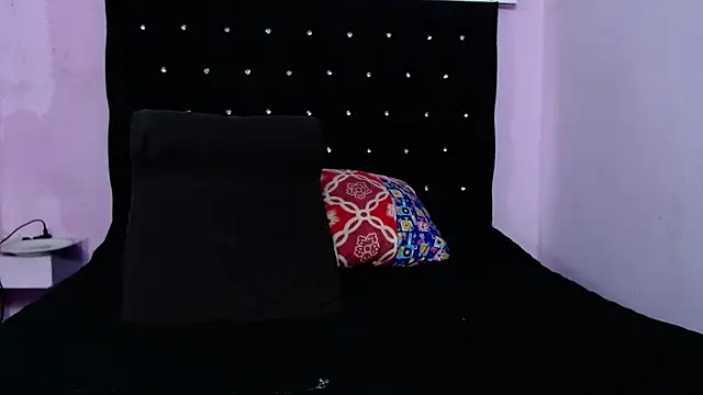 Snapshot of kittybonxx chatting on 03-09-25, 04:11 kittybonxx online show from 03-09-25, 04:11