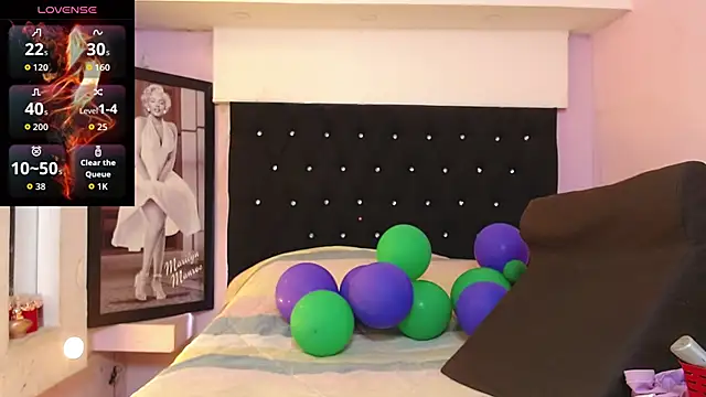 Snapshot of kittybonxx chatting on 10-16-25, 01:45 kittybonxx online show from 10-16-25, 01:45