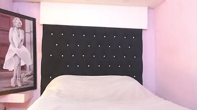 Snapshot of kittybonxx chatting on 01-10-26, 03:47 kittybonxx online show from 01-10-26, 03:47