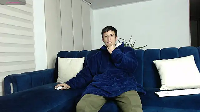 Snapshot of ashely_ryan24 chatting on 02-03-25, 12:36 ashely ryan24 online show from 02-03-25, 12:36