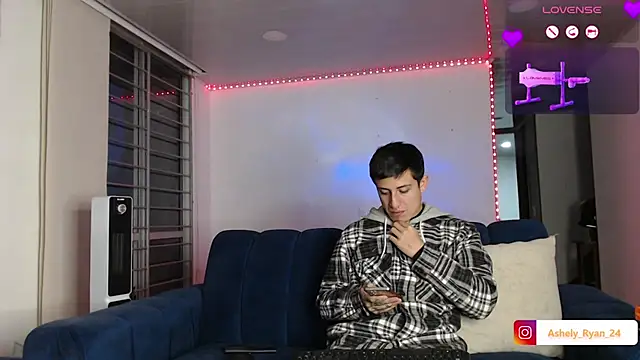 ashely ryan24 online show from 11-11-25, 10:54