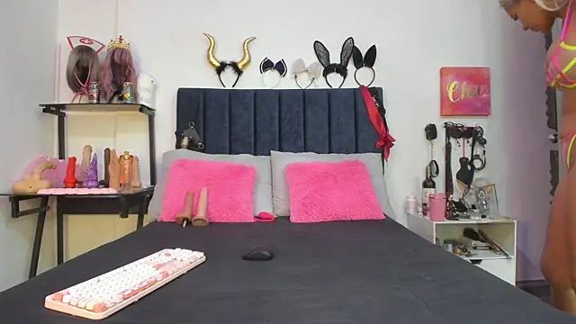 emmily giraldo online show from 01-08-26, 02:08