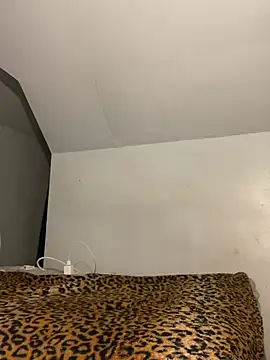 Snapshot of AUNYXXX chatting on 03-08-25, 04:01 AUNYXXX online show from 03-08-25, 04:01