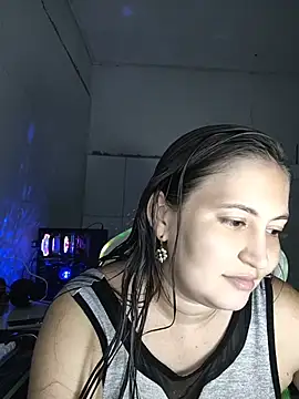 Snapshot of dani123unica chatting on 05-26-26, 04:25 dani123unica online show from 05-26-26, 04:25