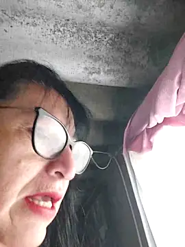 clarita 01 online show from 10-30-25, 11:22