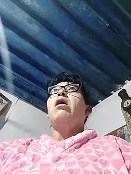 clarita 01 online show from 04-12-26, 11:04