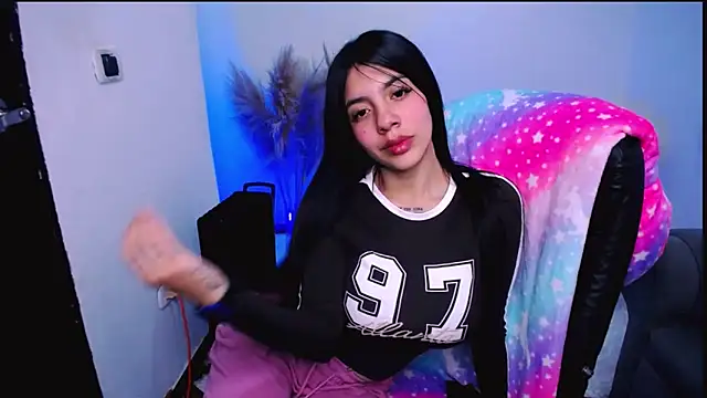 Snapshot of Alin_Aly chatting on 11-12-25, 03:01 Alin Aly online show from 11-12-25, 03:01