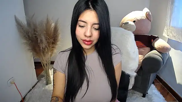 Snapshot of Alin_Aly chatting on 12-01-25, 02:44 Alin Aly online show from 12-01-25, 02:44