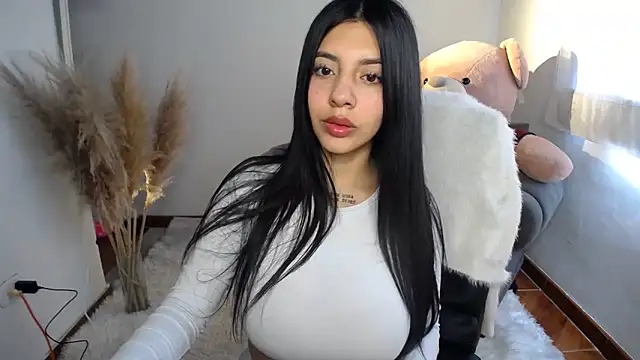 Snapshot of Alin_Aly chatting on 12-02-25, 03:29 Alin Aly online show from 12-02-25, 03:29