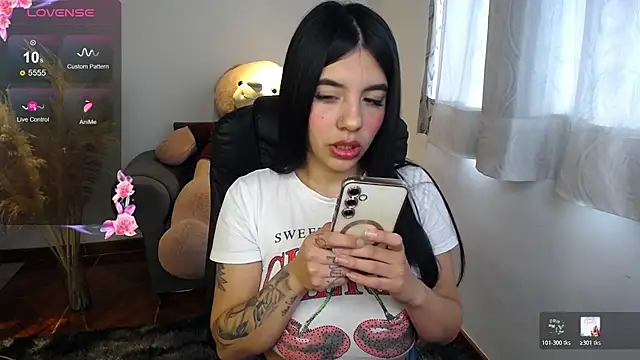 Snapshot of Alin_Aly chatting on 02-11-26, 03:39 Alin Aly online show from 02-11-26, 03:39