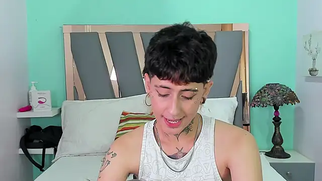 Snapshot of Ethan_lennox chatting on 12-13-25, 10:37 Ethan lennox online show from 12-13-25, 10:37