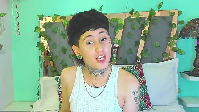 Snapshot of Ethan_lennox chatting on 02-18-26, 10:06 Ethan lennox online show from 02-18-26, 10:06