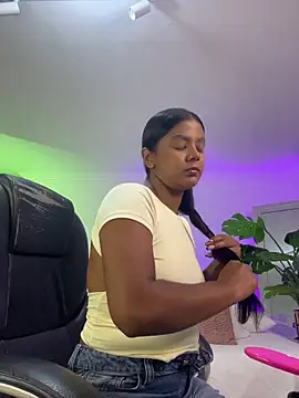 JANYLOVE   online show from 06-12-26, 10:58