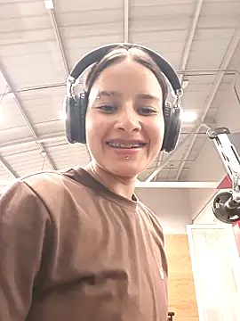 Snapshot of _vaness chatting on 12-03-24, 06:15  vaness online show from 12-03-24, 06:15