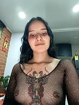 Snapshot of _vaness chatting on 12-14-24, 06:13  vaness online show from 12-14-24, 06:13