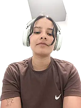 Snapshot of _vaness chatting on 01-03-25, 08:10  vaness online show from 01-03-25, 08:10