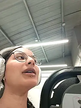 Snapshot of _vaness chatting on 01-04-25, 05:37  vaness online show from 01-04-25, 05:37