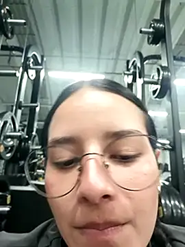 Snapshot of _vaness chatting on 02-18-25, 05:42  vaness online show from 02-18-25, 05:42