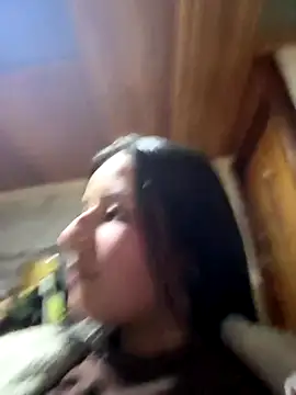 Snapshot of _vaness chatting on 10-24-25, 05:37  vaness online show from 10-24-25, 05:37