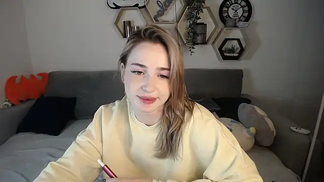 Snapshot of SabrinViolet chatting on 12-15-24, 12:06 SabrinViolet online show from 12-15-24, 12:06