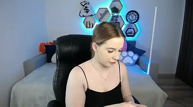 Snapshot of SabrinViolet chatting on 02-25-25, 09:09 SabrinViolet online show from 02-25-25, 09:09