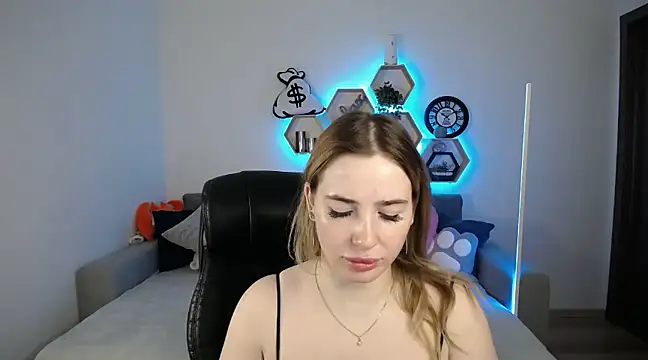 Snapshot of SabrinViolet chatting on 02-26-25, 09:10 SabrinViolet online show from 02-26-25, 09:10