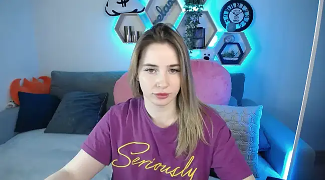 Snapshot of SabrinViolet chatting on 03-18-25, 12:14 SabrinViolet online show from 03-18-25, 12:14