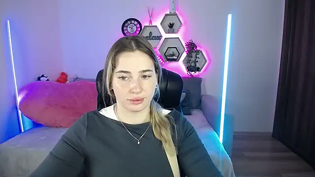 Snapshot of SabrinViolet chatting on 10-07-25, 08:11 SabrinViolet online show from 10-07-25, 08:11