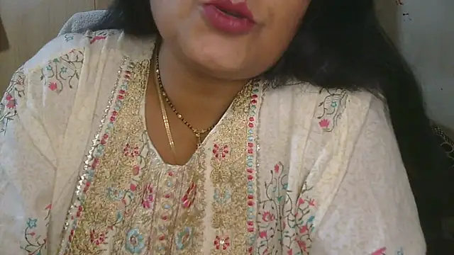 Snapshot of Cute_Ruhi99 chatting on 11-23-25, 10:04 Cute Ruhi99 online show from 11-23-25, 10:04