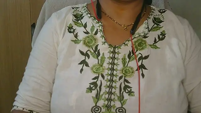 Cute Ruhi99 online show from 04-27-26, 08:01